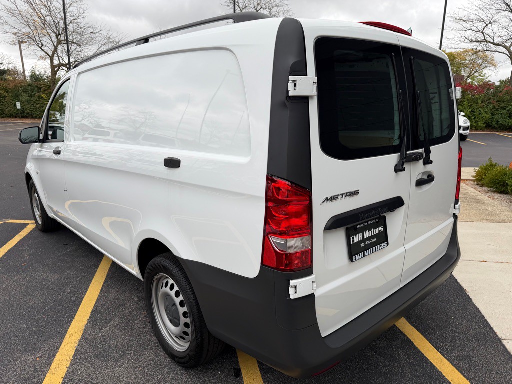 2016 Mercedes-Benz Metris Image 8
