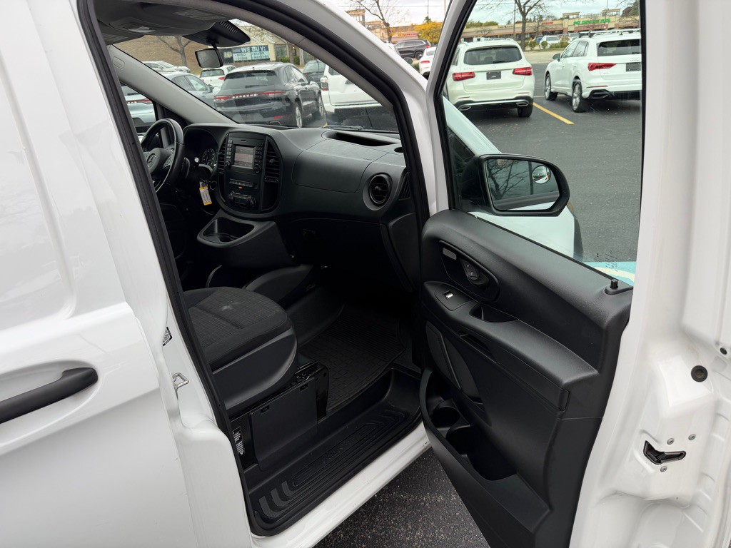 2016 Mercedes-Benz Metris Image 15