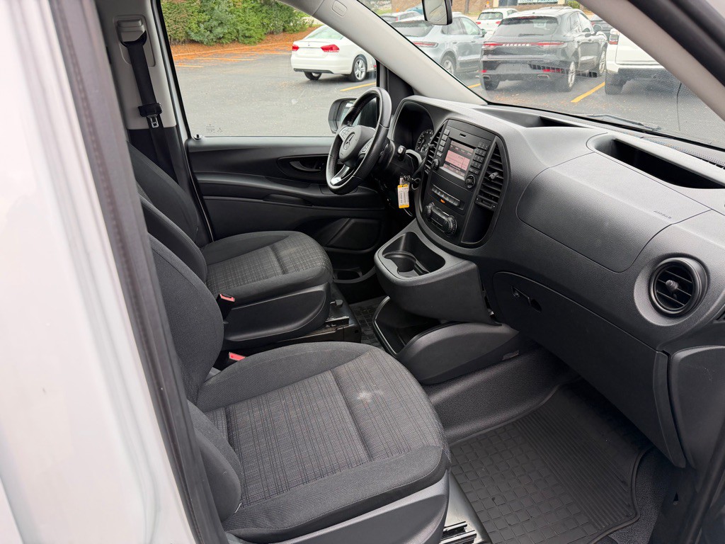 2016 Mercedes-Benz Metris Image 16