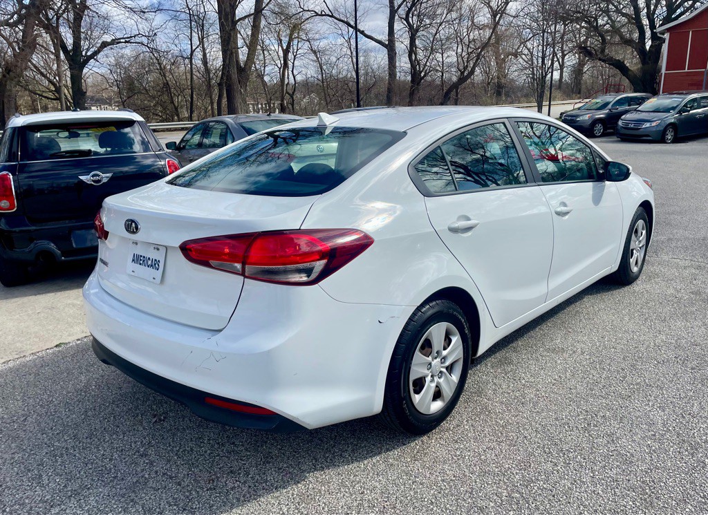2017 Kia Forte Image 6