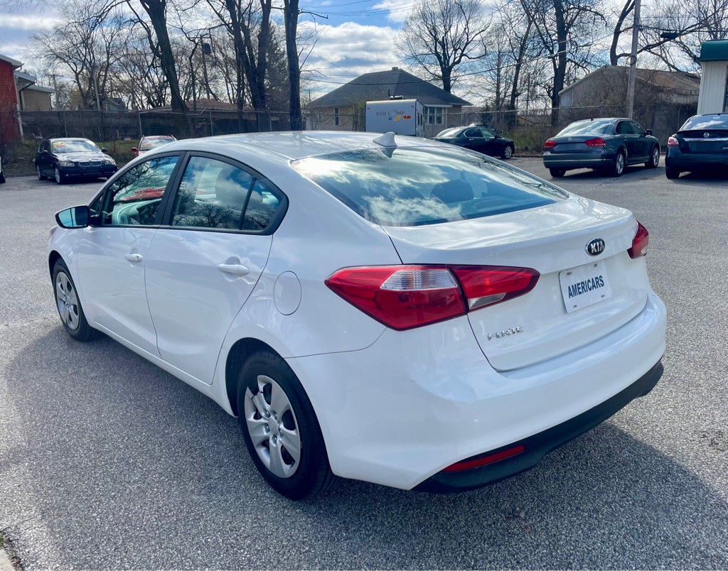 2017 Kia Forte Image 8
