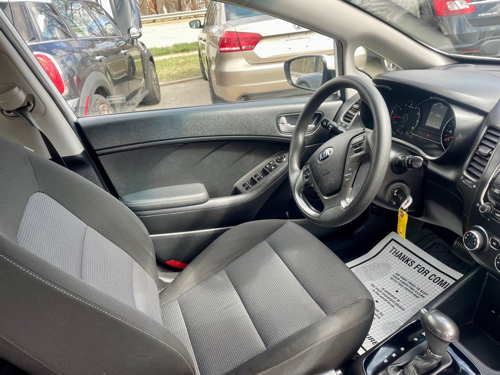 2017 Kia Forte Image 12