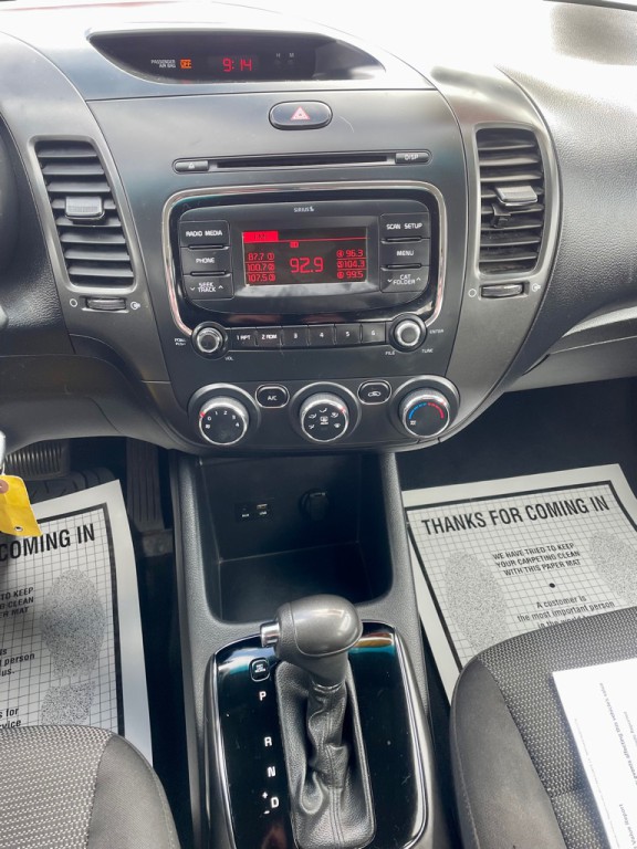 2017 Kia Forte Image 17