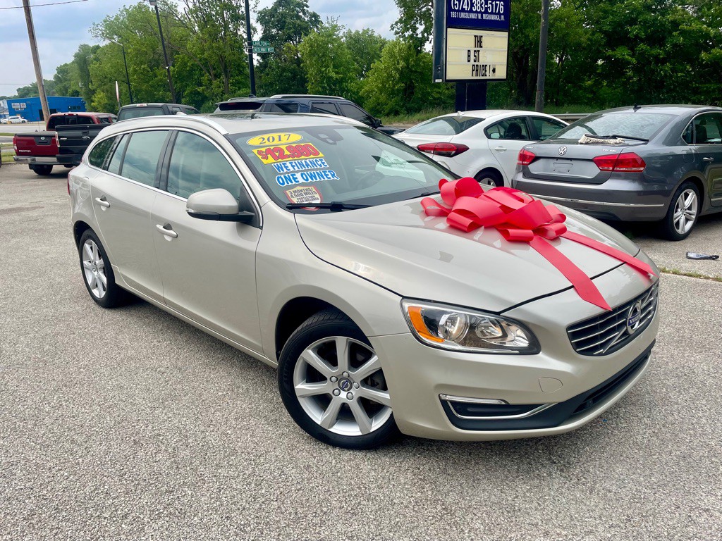 2017 Volvo V60 Image 3