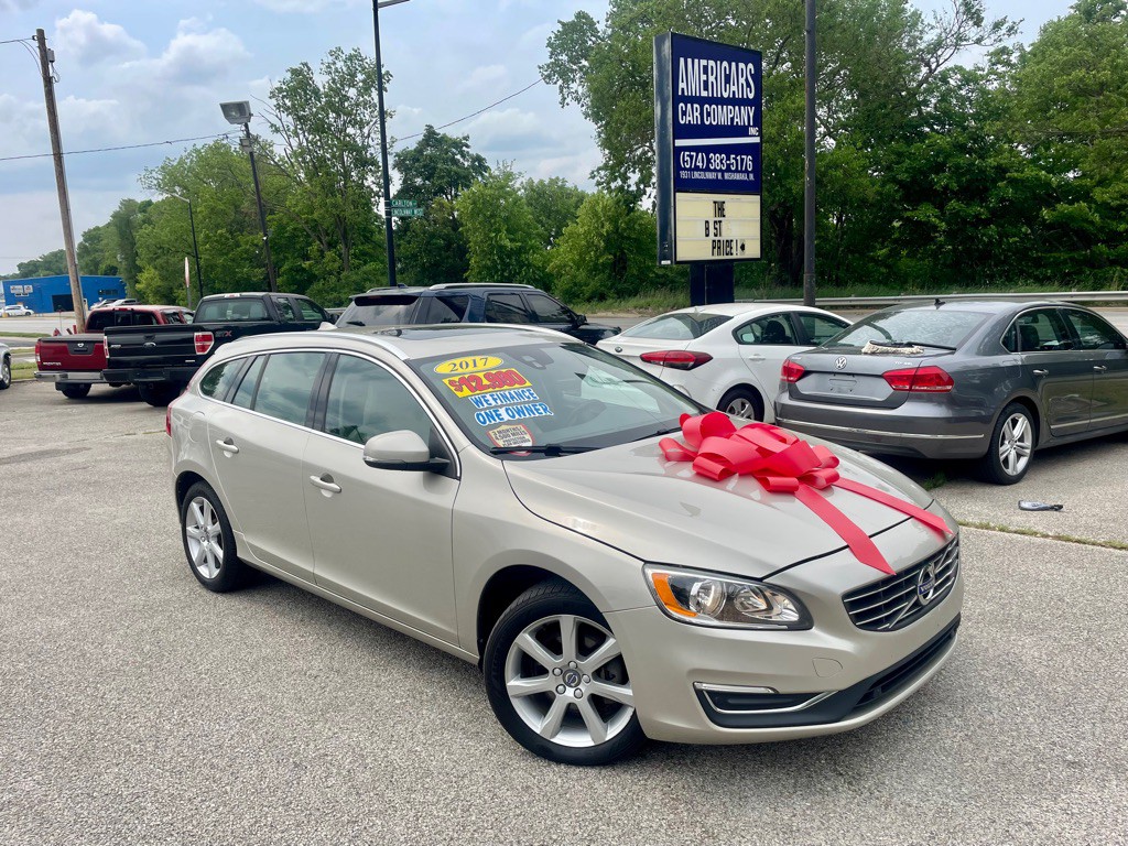 2017 Volvo V60 Image 4