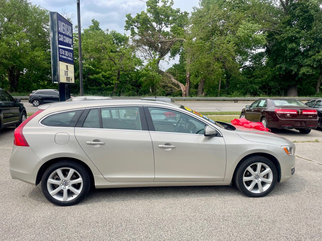 2017 Volvo V60 Image 5