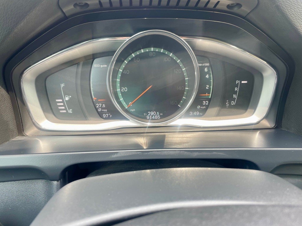 2017 Volvo V60 Image 19