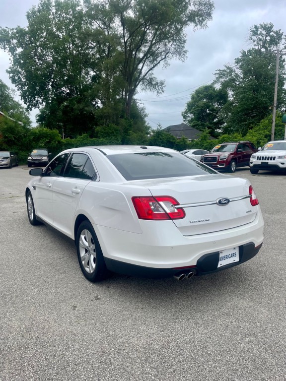 2011 Ford Taurus Image 8
