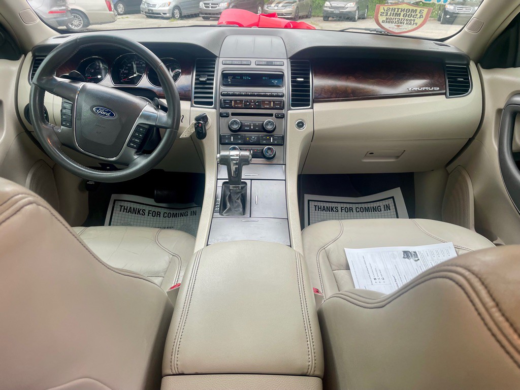 2011 Ford Taurus Image 11