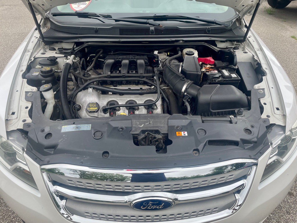 2011 Ford Taurus Image 20
