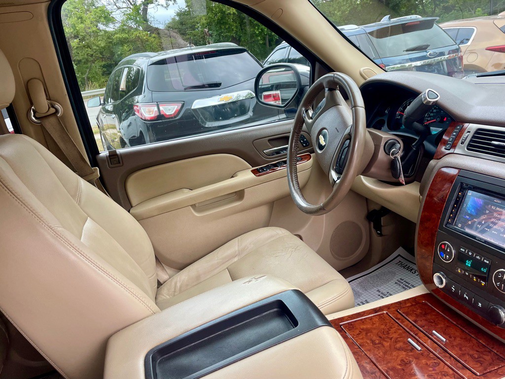 2010 Chevrolet Tahoe Image 11
