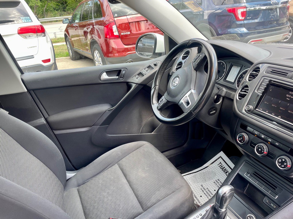 2017 Volkswagen Tiguan Image 12