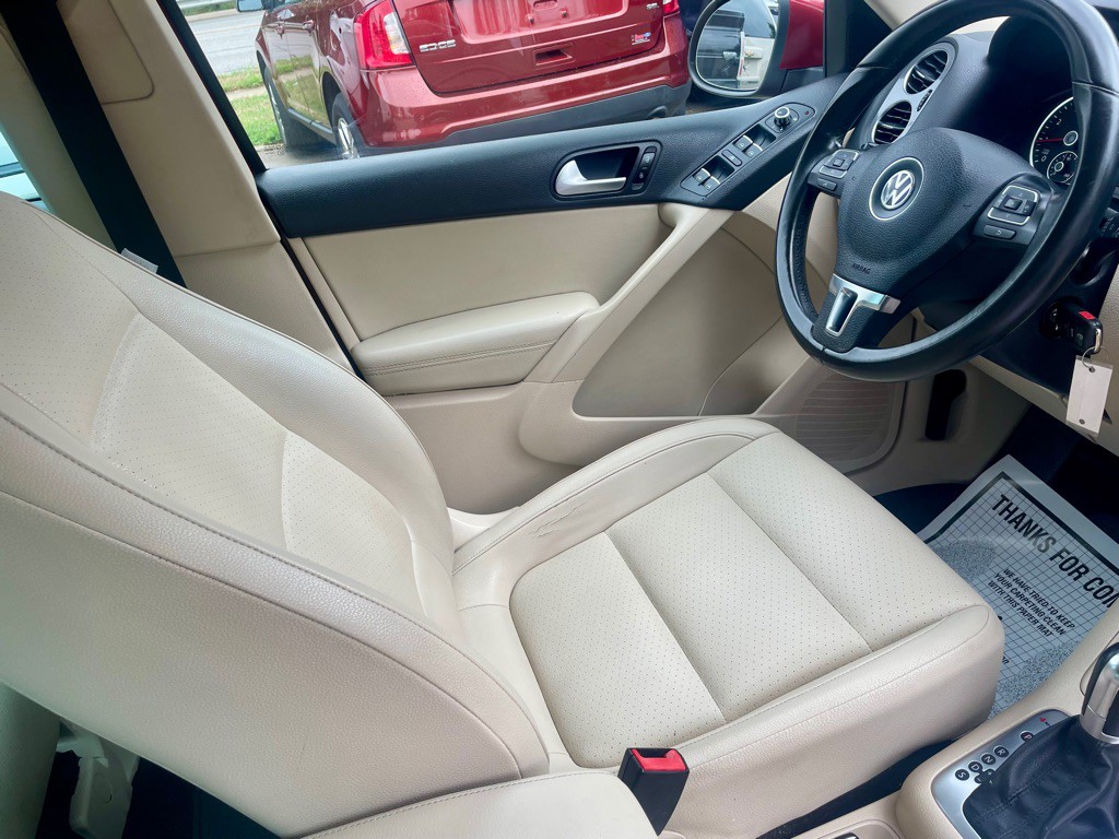 2012 Volkswagen Tiguan Image 12