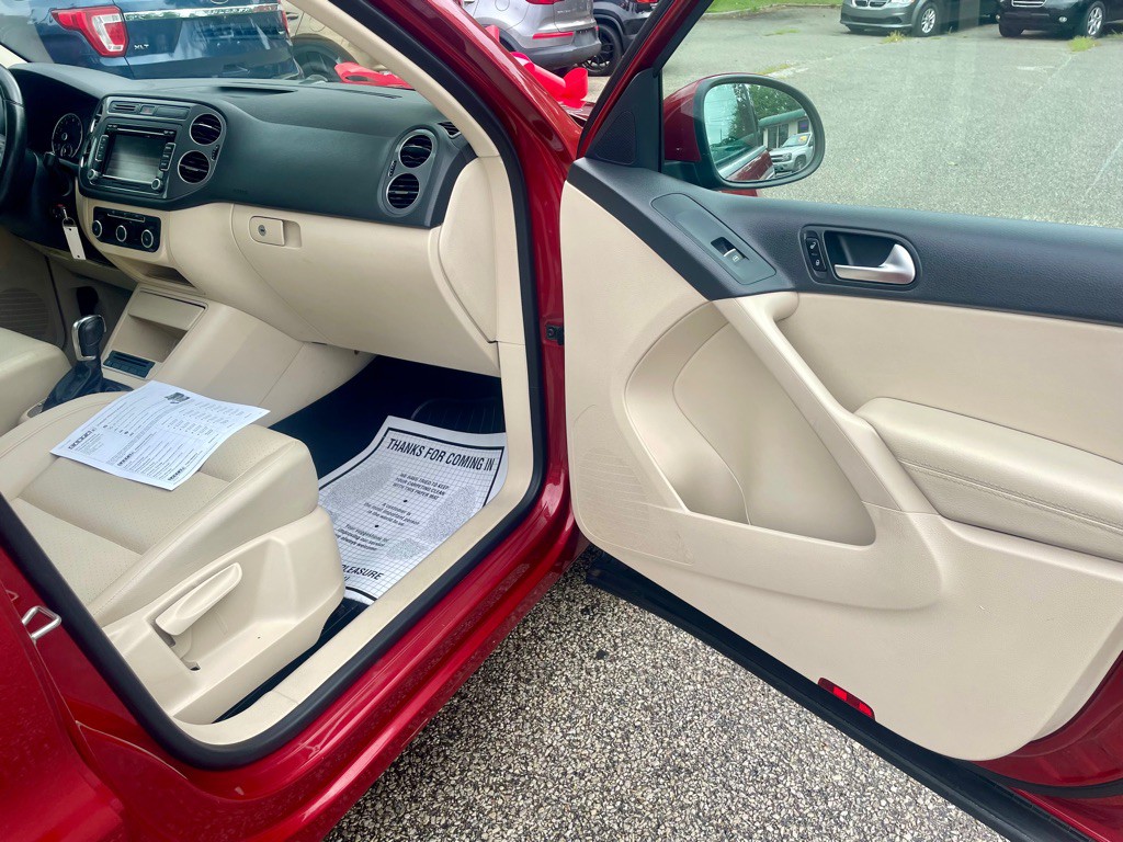 2012 Volkswagen Tiguan Image 13