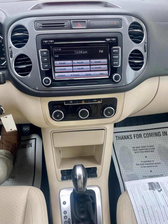 2012 Volkswagen Tiguan Image 18