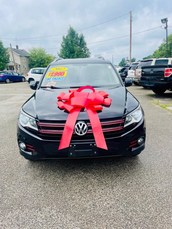2012 Volkswagen Tiguan Image 2