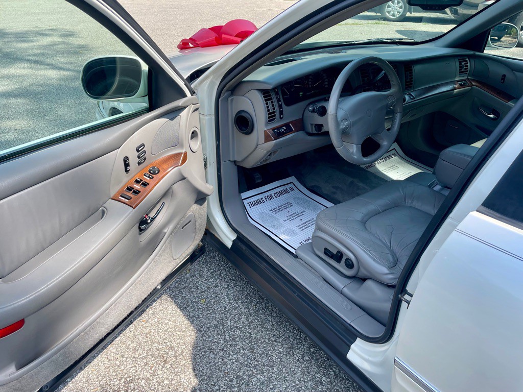 2001 Buick Park Avenue Image 9
