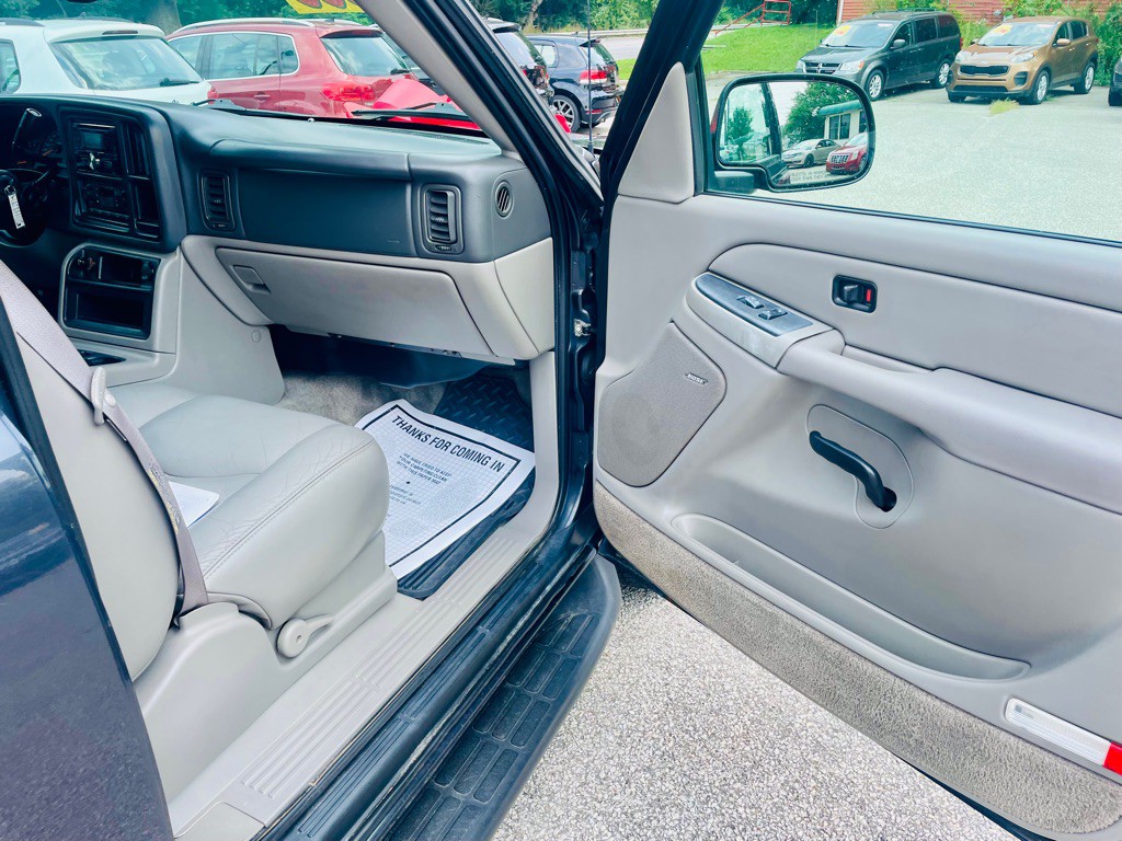2004 GMC Yukon Image 13