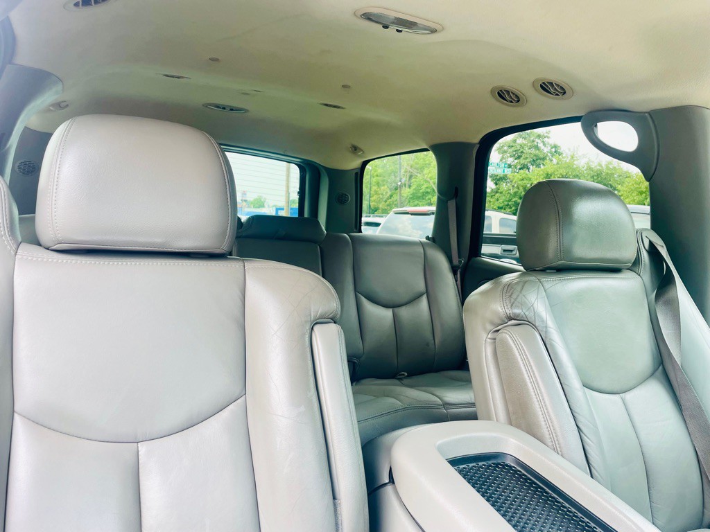 2004 GMC Yukon Image 14