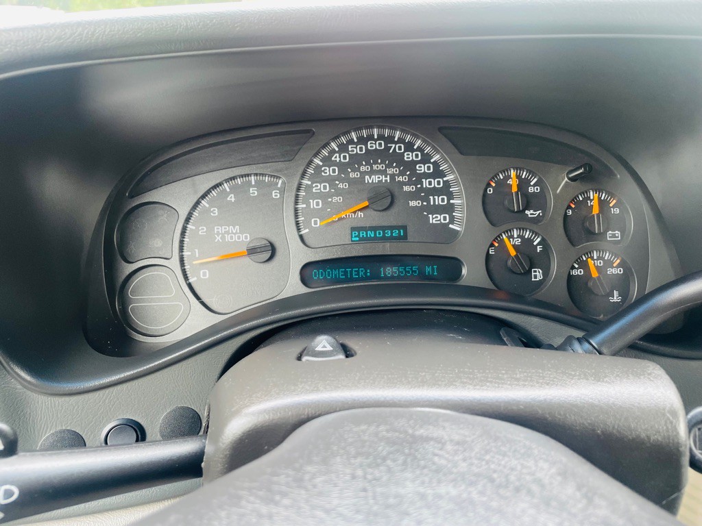 2004 GMC Yukon Image 19