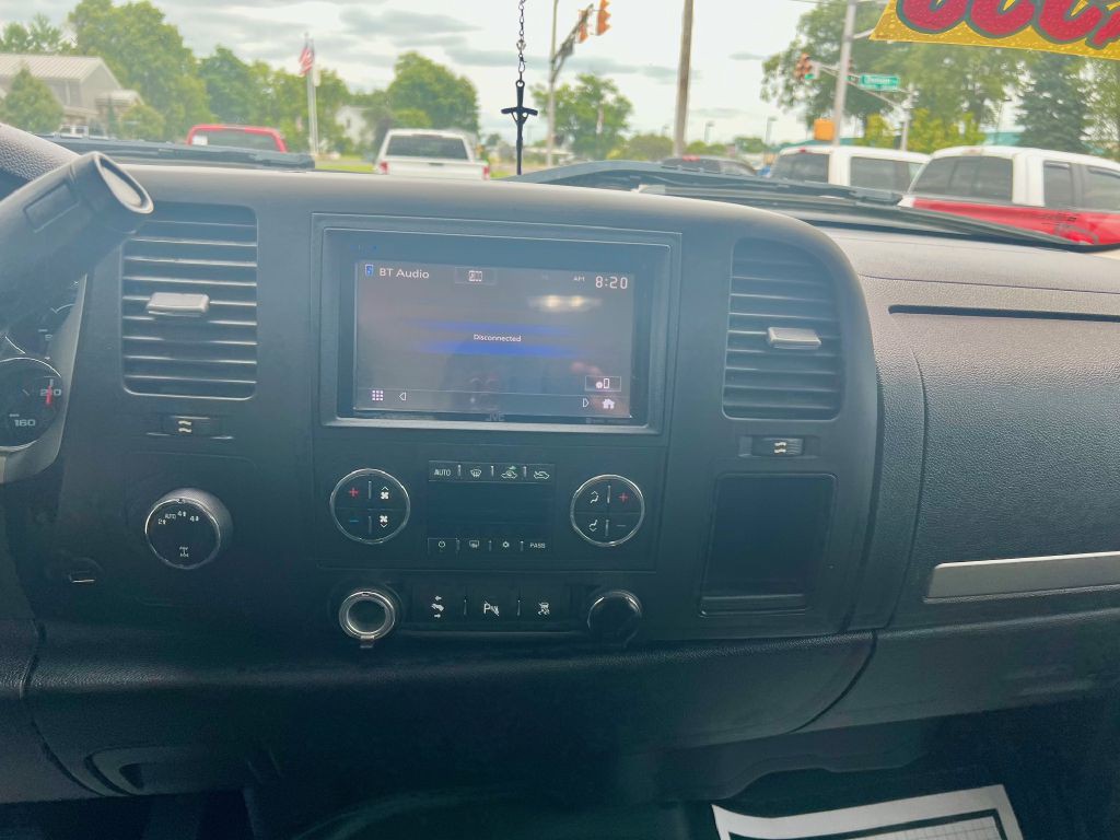 2011 Chevrolet Silverado 1500 Image 17