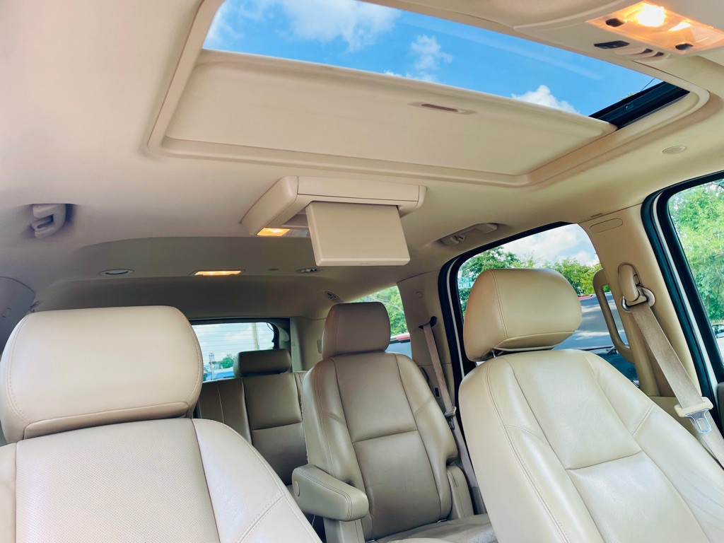 2011 Chevrolet Tahoe Image 14
