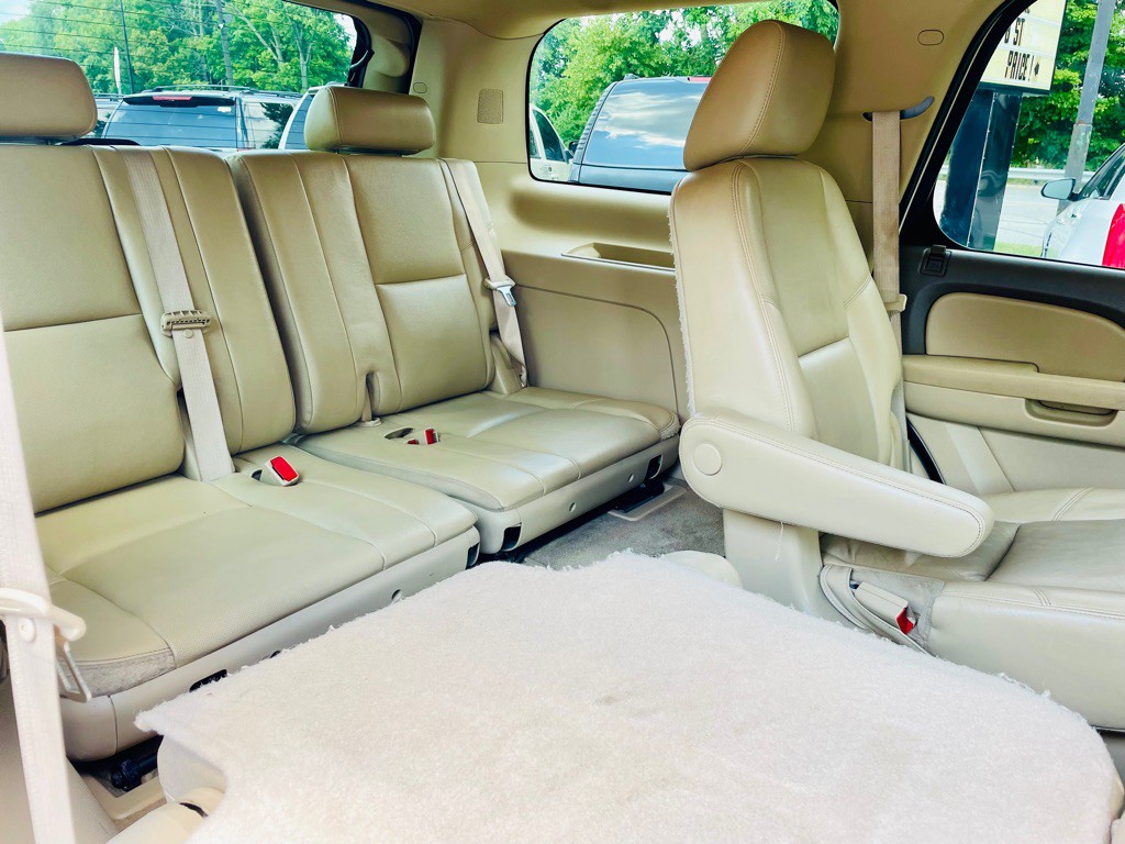 2011 Chevrolet Tahoe Image 19