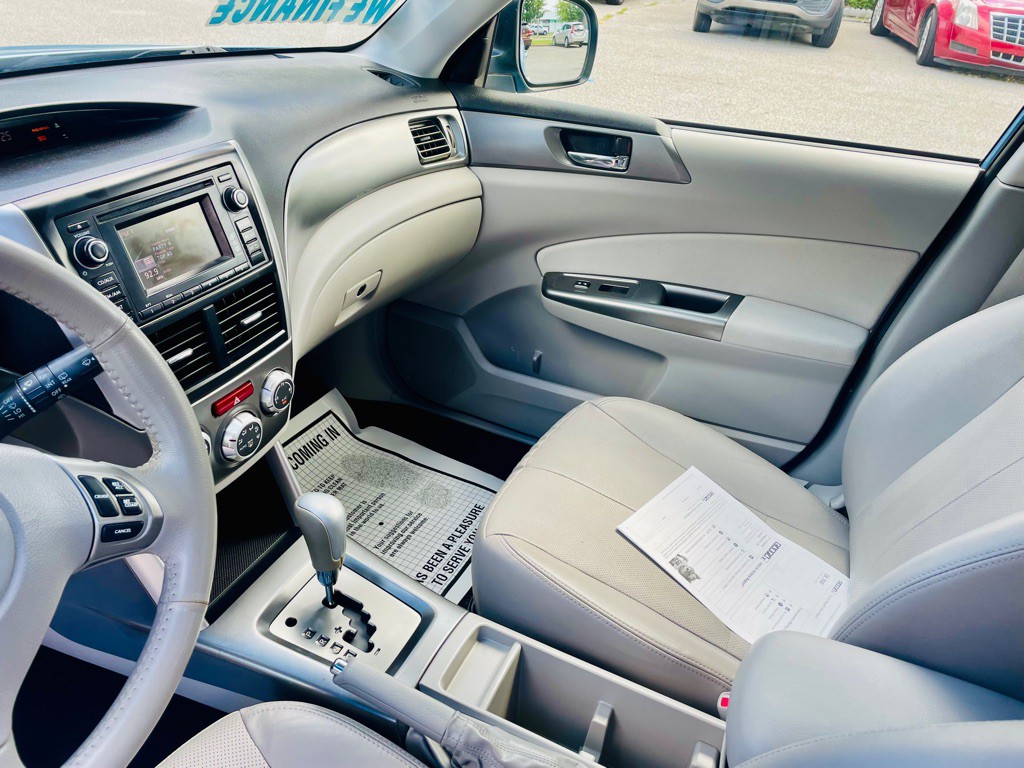 2012 Subaru Forester Image 10
