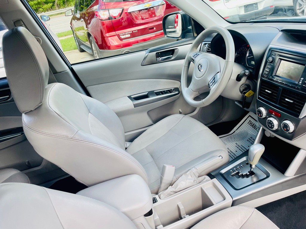 2012 Subaru Forester Image 12