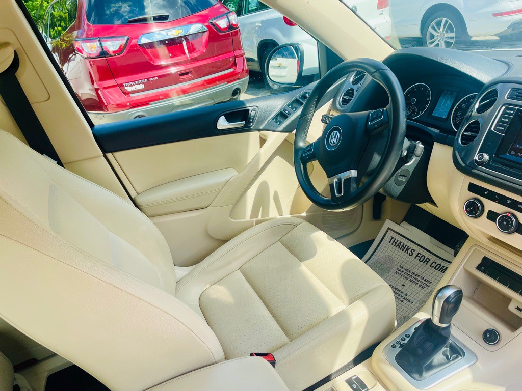2016 Volkswagen Tiguan Image 12