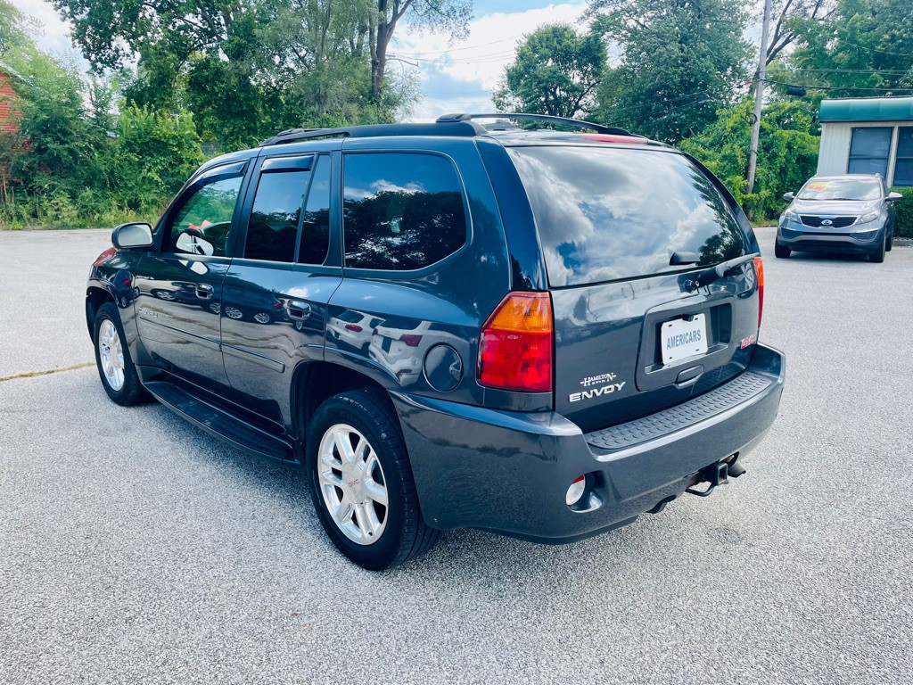 2007 GMC Envoy Image 8