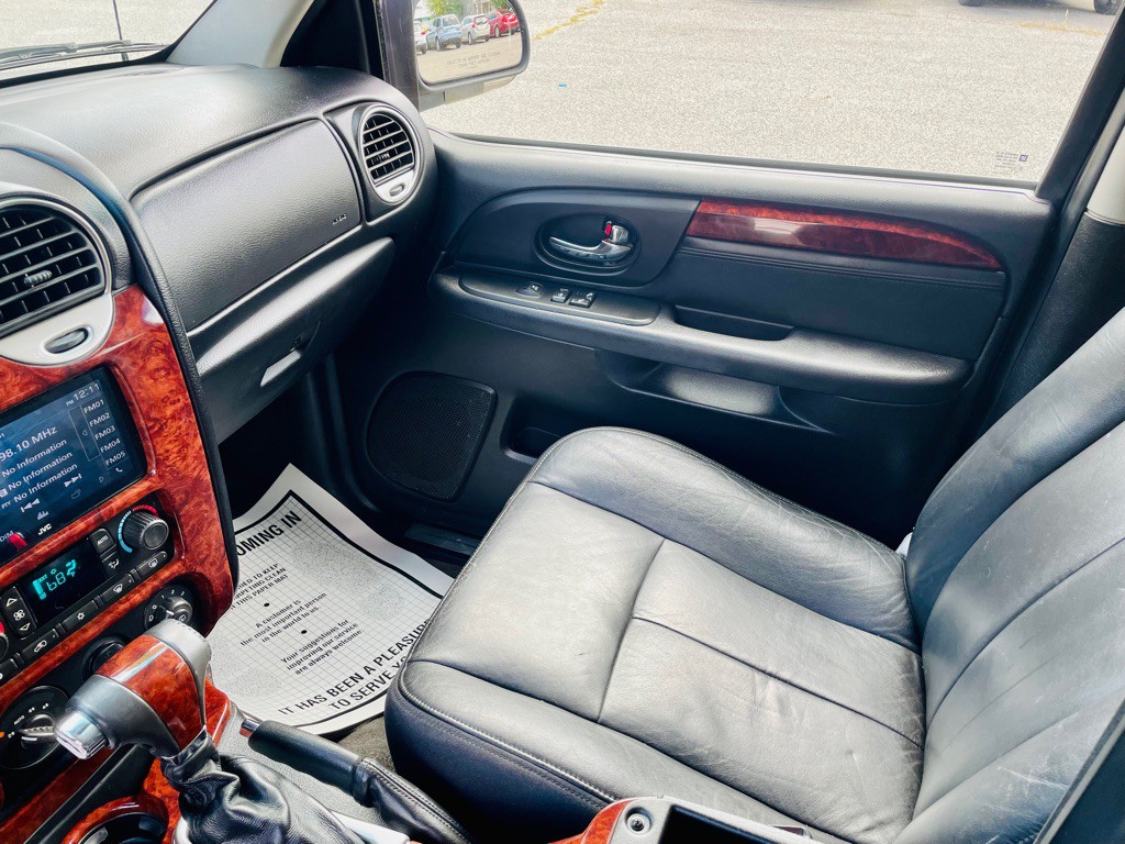 2007 GMC Envoy Image 10