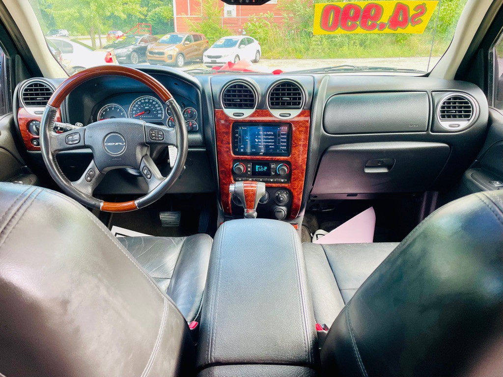 2007 GMC Envoy Image 11