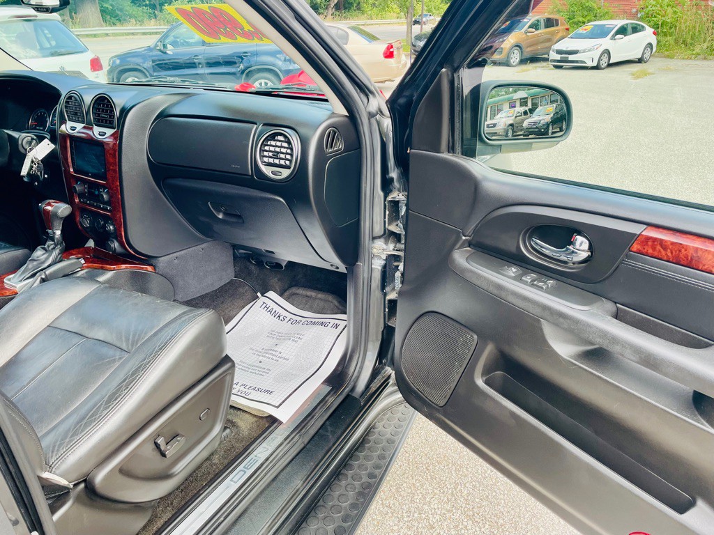 2007 GMC Envoy Image 13