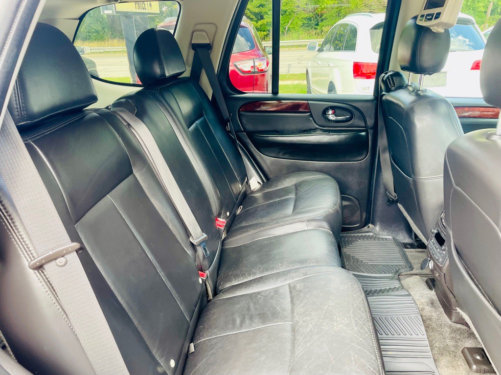2007 GMC Envoy Image 17