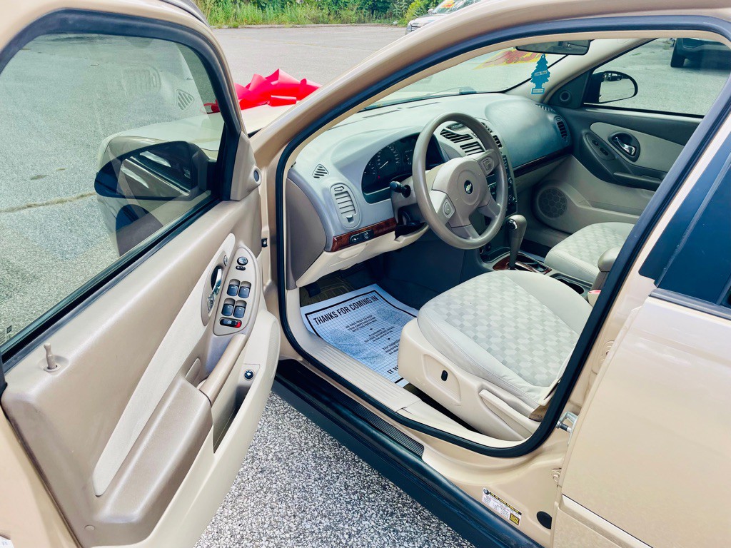 2004 Chevrolet Malibu Image 9