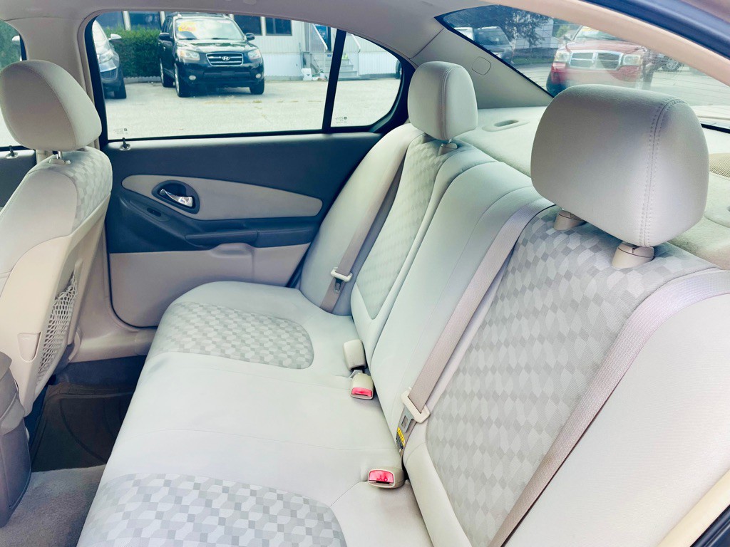 2004 Chevrolet Malibu Image 15