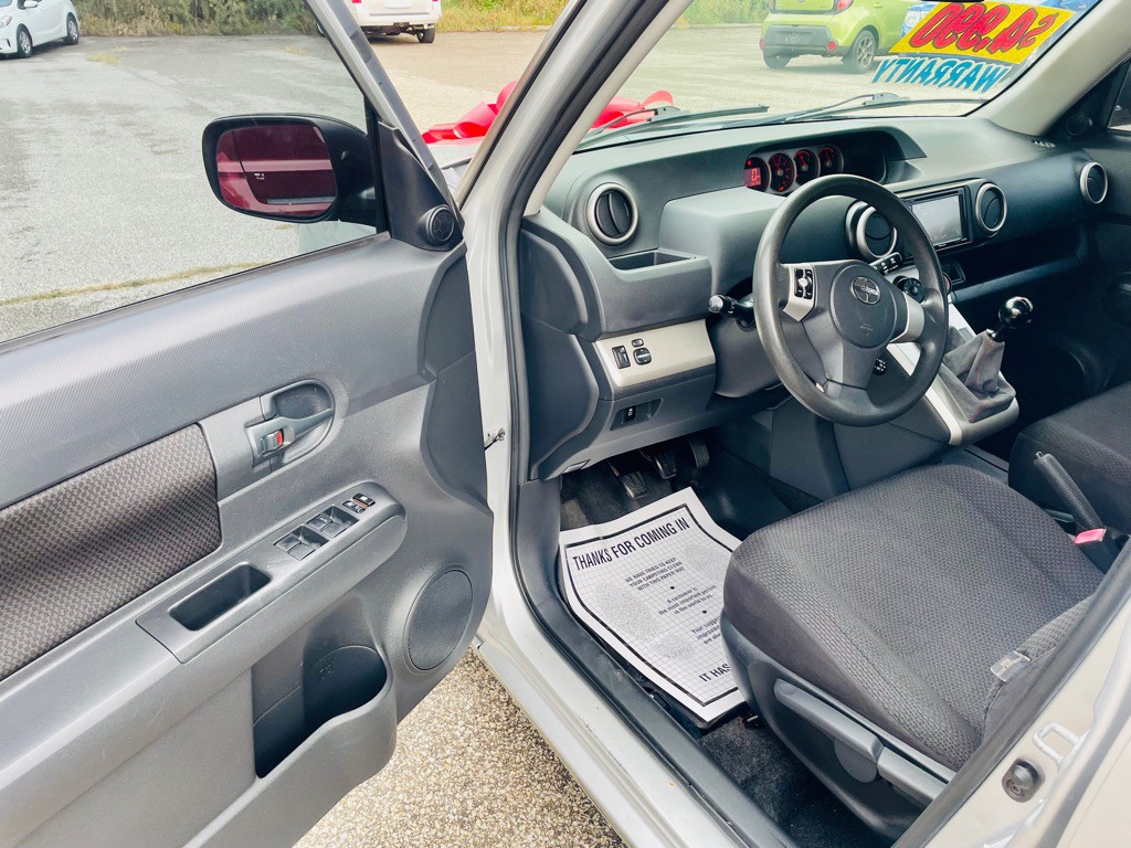 2009 Scion xB Image 9