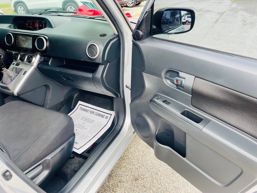 2009 Scion xB Image 13