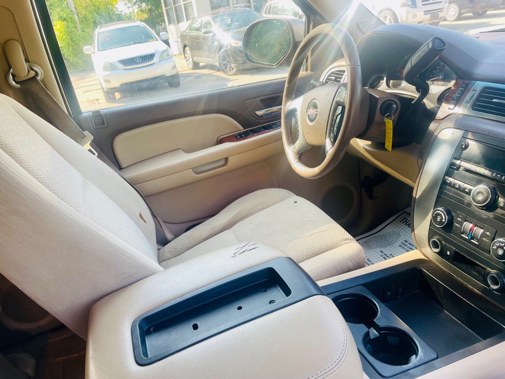 2007 GMC Yukon Image 12