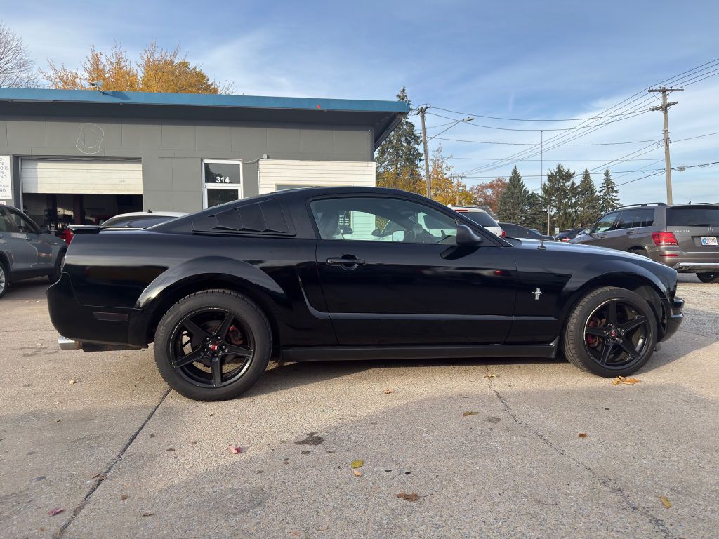 2008 Ford Mustang Image 8