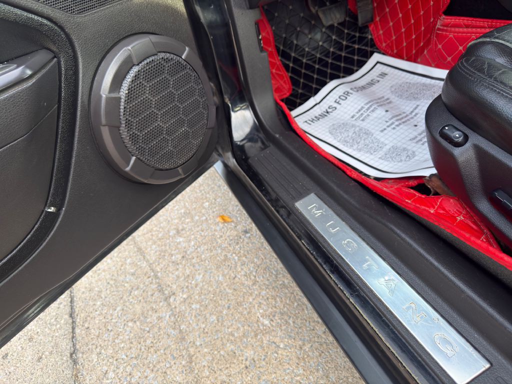 2008 Ford Mustang Image 17