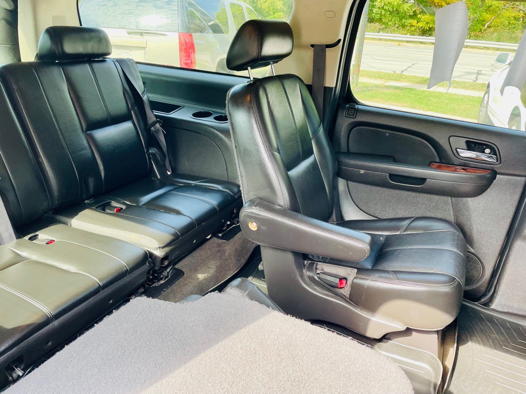 2007 Chevrolet Suburban Image 19