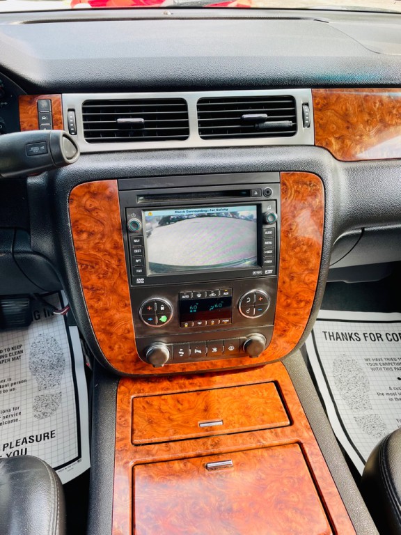 2007 Chevrolet Suburban Image 21