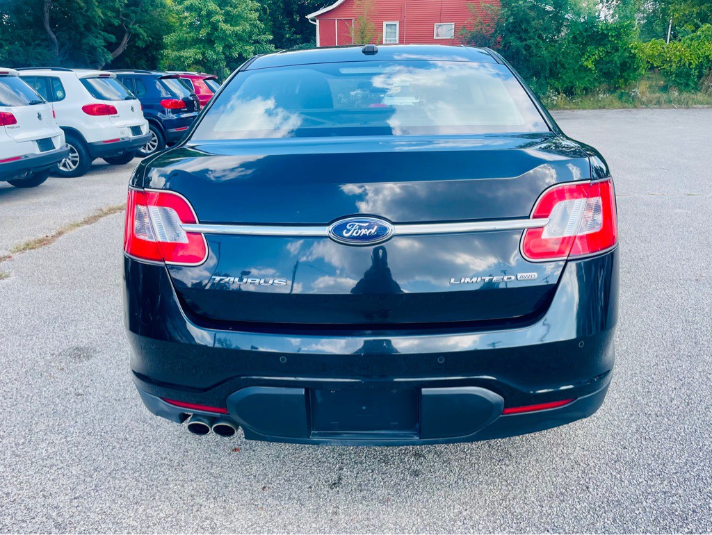 2010 Ford Taurus Image 7