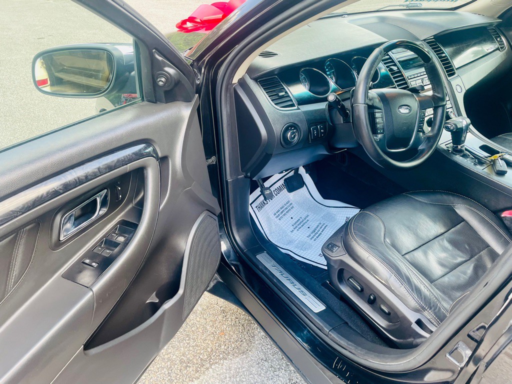 2010 Ford Taurus Image 9