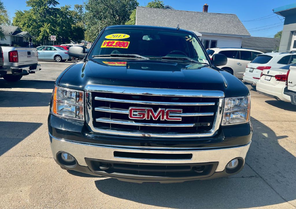 2013 GMC Sierra Image 2