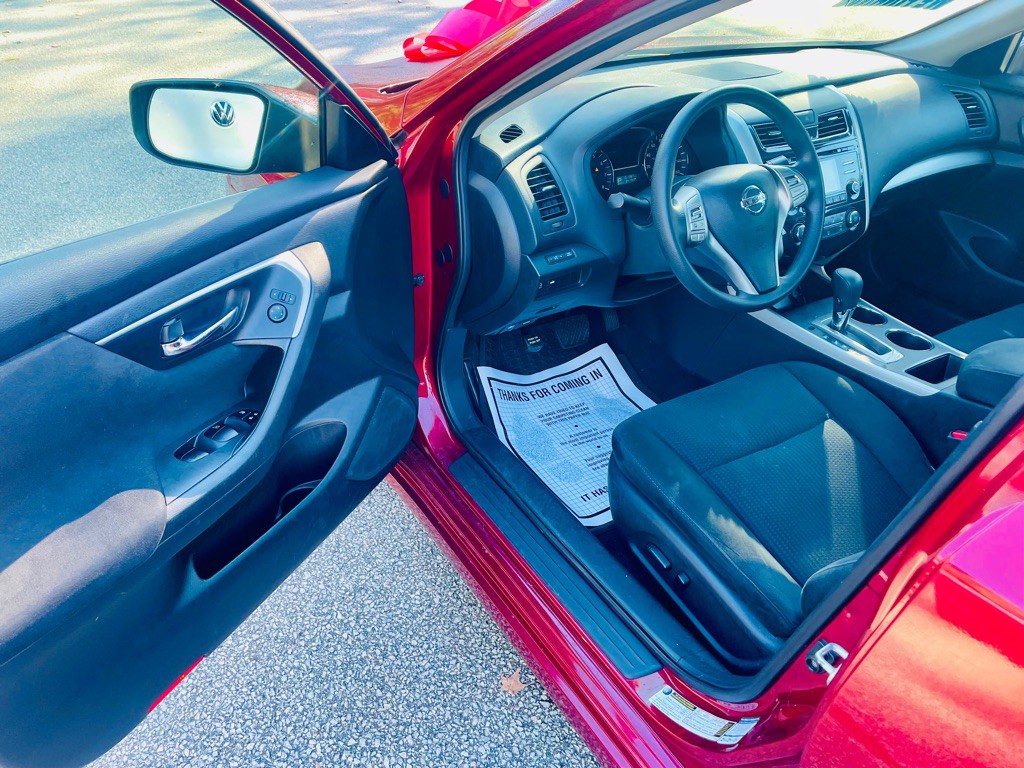 2015 Nissan Altima Image 9