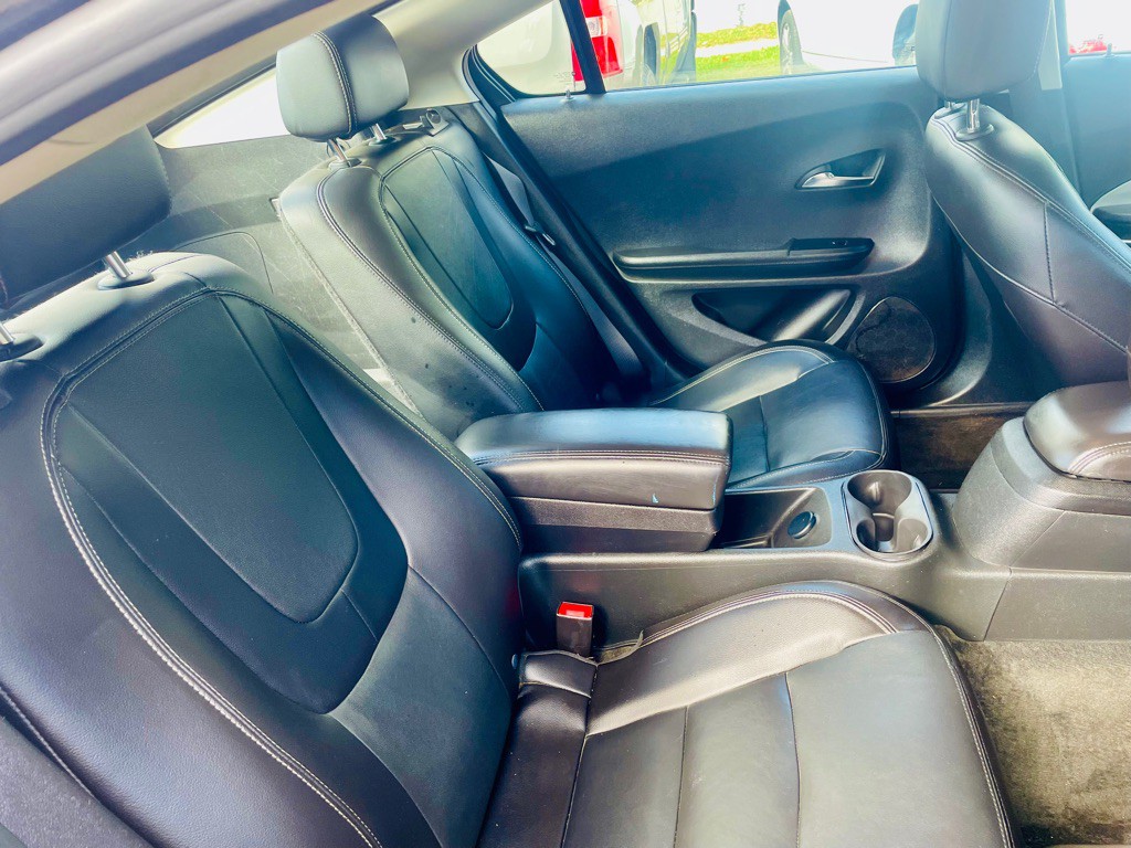 2015 Chevrolet Volt Image 17