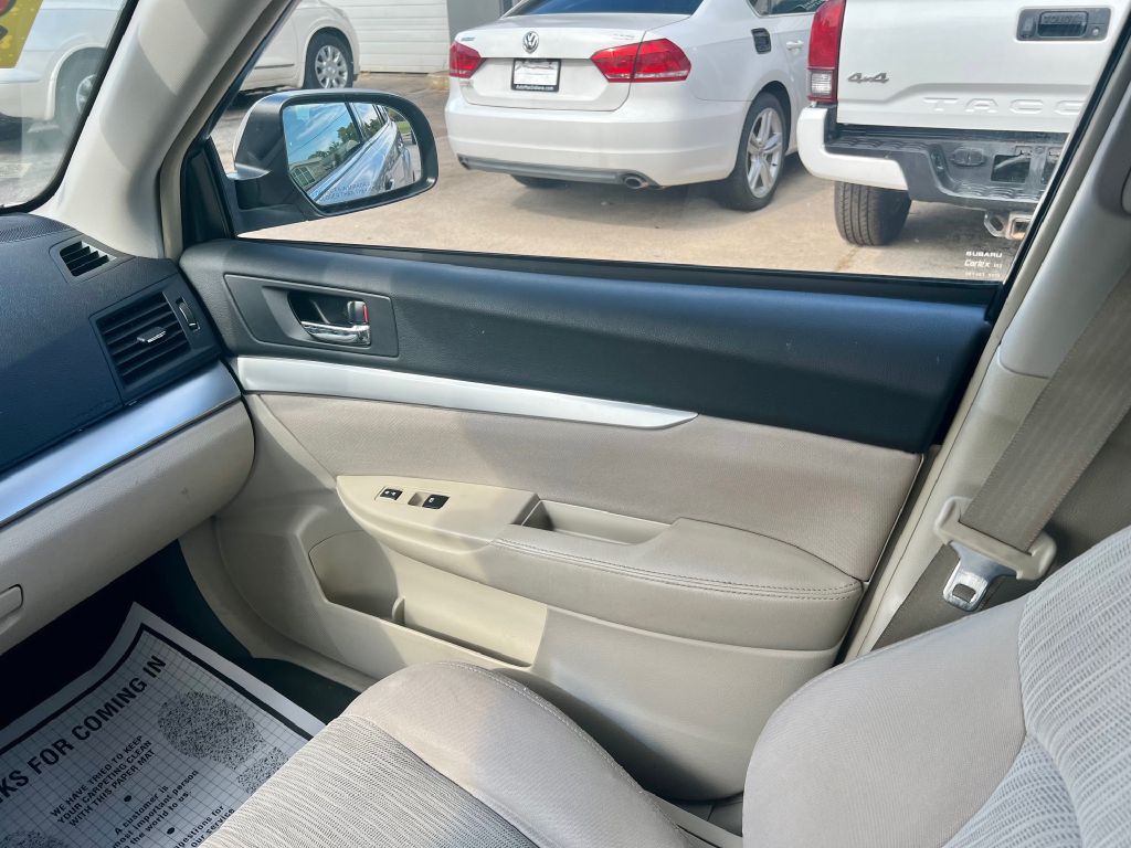 2014 Subaru Outback Image 15